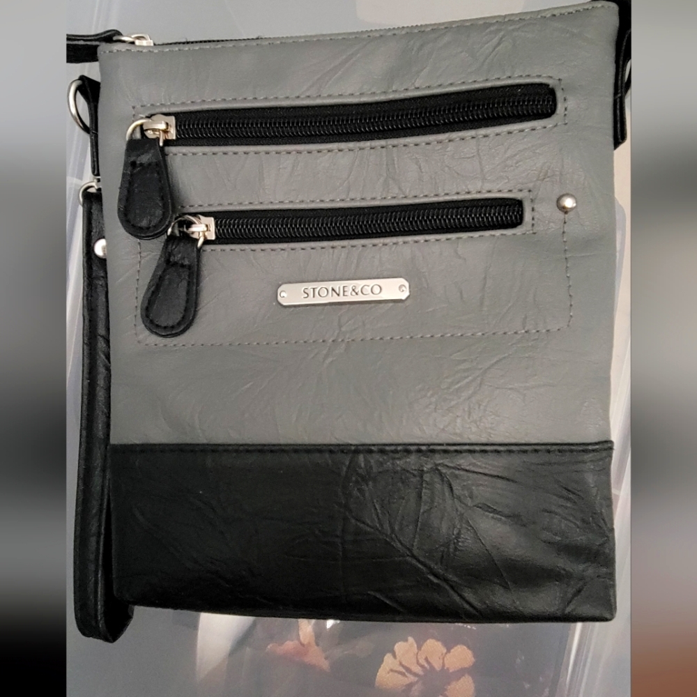 Stone Mountain Accessories Gray and Black Crossbody Bag